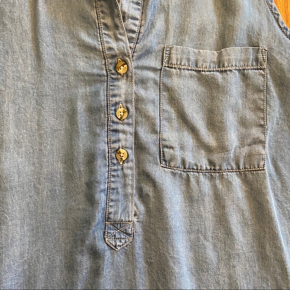 Akira Chicago Red Label Sleeveless Chambray Top - Picture 3 of 6